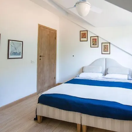 Corsanego Sleeps 7 Air Con Wifi Villa *