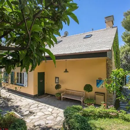 Corsanego Sleeps 7 Air Con Wifi Villa
