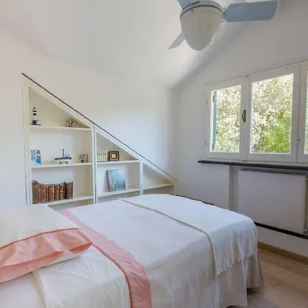 Villa Corsanego Sleeps 7 Air Con Wifi Pieve Ligure
